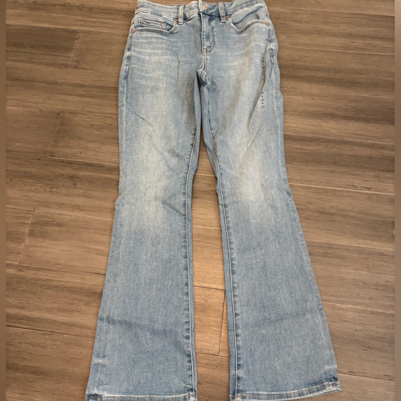 American Eagle Outfitters Denim - NWT American Eagle Luxe Curvy High-Rise Skinny Kick Jean Size 6 Short